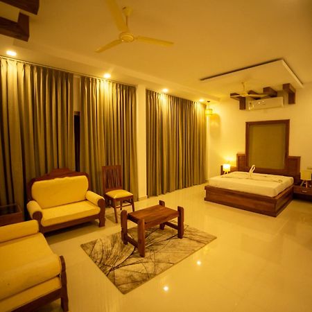 Opm Inn Payyannur Dış mekan fotoğraf